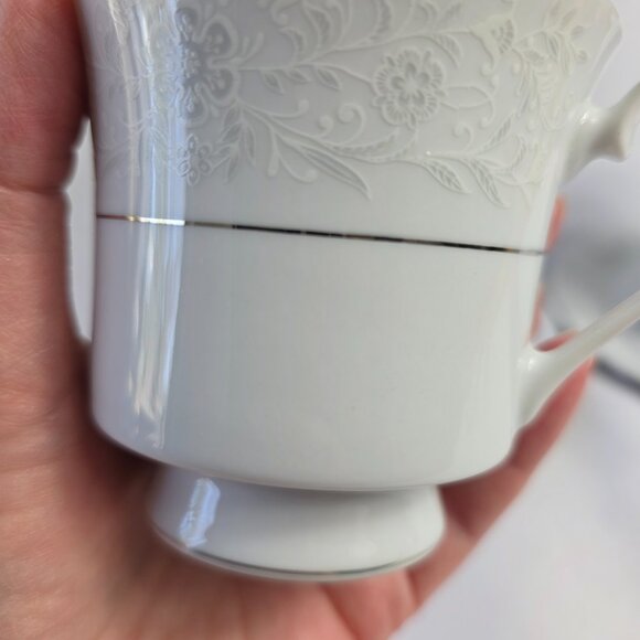 TWO Crown Ming Queen's Lace Cup & Saucer Sets White Flowers Platinum Trim - Picture 9 of 16